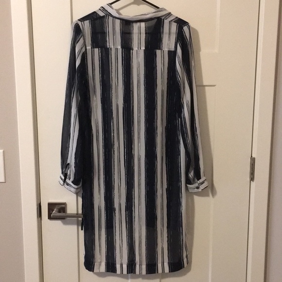 Blouse - Picture 2 of 3